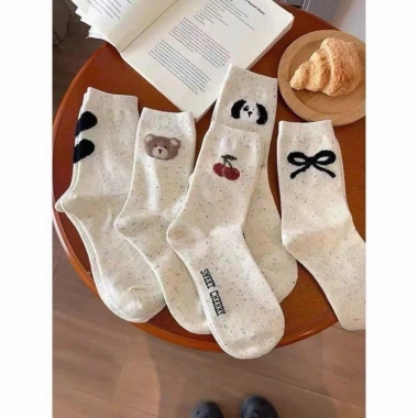 Set 10 tất nữ cổ cao hoạ tiết gấu nơ tim cherry - Đẹp dễ thương, giá 68.600đ
