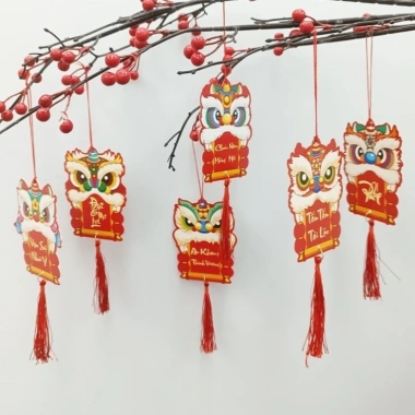 Set 12 Liễng Trang Trí Tết 2.026 Treo Cây Mai Đào KT 6x8cm Giá chỉ 36.100đ