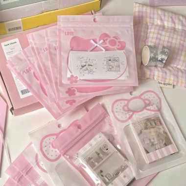 Set 15/50 Túi Zip Nơ Xinh Đáng Yêu - Đựng Card, Phụ Kiện Đa Năng, Giá 30.000₫ 3 Set 15/50 Túi Zip Nơ Xinh Đáng Yêu - Đựng Card, Phụ Kiện Đa Năng, Giá 30.000₫ 3