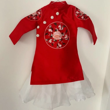 Set 2 áo dài cách tân bé gái 4-10 tuổi, size 4Y-10Y, giá ưu đãi 299.000đ