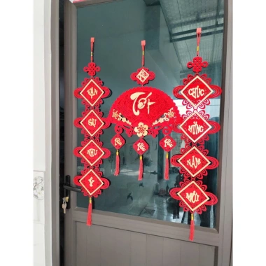 Set 2 Câu Đối Đỏ + Quạt Trang Trí Tết 2.026 - Giá ưu đãi 55.000₫ 10 Set 2 Câu Đối Đỏ + Quạt Trang Trí Tết 2.026 - Giá ưu đãi 55.000₫ 10