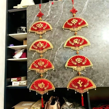 Set 2 dây quạt câu đối treo Tết May Mắn Đón Năm Mới Dải quạt vàng 90cm decor tài lộc giá 88.000₫