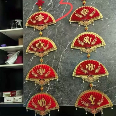 Set 2 dây quạt câu đối treo Tết May Mắn Đón Năm Mới Dải quạt vàng 90cm decor tài lộc giá 88.000₫