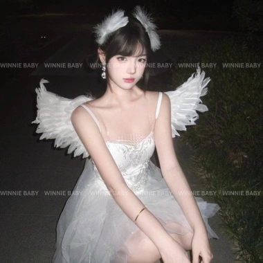 Sét 2 Kẹp Tóc Lông Vũ Đính Ngọc Trai - Thời Trang Cosplay, Giá 40.500 VND