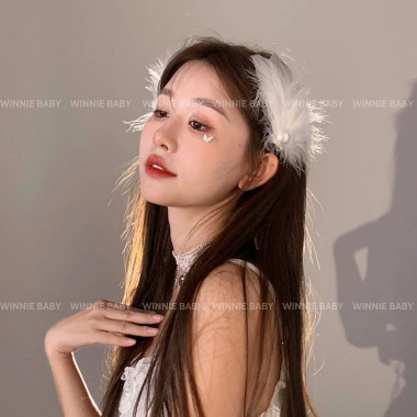 Sét 2 Kẹp Tóc Lông Vũ Đính Ngọc Trai - Thời Trang Cosplay, Giá 40.500 VND 8 Sét 2 Kẹp Tóc Lông Vũ Đính Ngọc Trai - Thời Trang Cosplay, Giá 40.500 VND 8