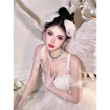 Sét 2 Kẹp Tóc Lông Vũ Đính Ngọc Trai - Thời Trang Cosplay, Giá Ưu Đãi 40.500đ