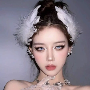 Sét 2 Kẹp Tóc Lông Vũ Đính Ngọc Trai - Thời Trang Cosplay, Giá Ưu Đãi 40.500đ