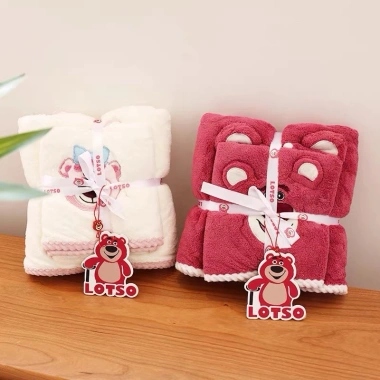Set 2 khăn tắm gấu dâu LOSTO siêu mềm thấm hút tốt kèm túi Zip FREESHIP
