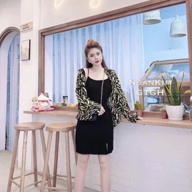 Set 2 món váy 2 dây + áo sơ mi thụng - Thiết kế thanh lịch, giảm giá 138k 4 Set 2 món váy 2 dây + áo sơ mi thụng - Thiết kế thanh lịch, giảm giá 138k 4