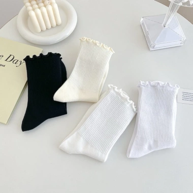Sét 3 đôi vớ ren dễ thương cho nữ - trẻ trung năng động, giảm giá chỉ 8.900₫ 3