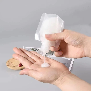 Set 3 gói chiết mỹ phẩm du lịch nắp bật màu trắng - Tiện lợi, giá chỉ 2.500₫ 3 Set 3 gói chiết mỹ phẩm du lịch nắp bật màu trắng - Tiện lợi, giá chỉ 2.500₫ 3