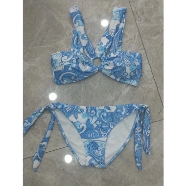 Set 3 món bikini đồ bơi đi biển và áo choàng mẫu mới sexy, giảm còn 309.000 VND