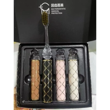 Set 4 bàn chải đánh răng hình thỏi son - Nhỏ gọn sang trọng, tiện du lịch