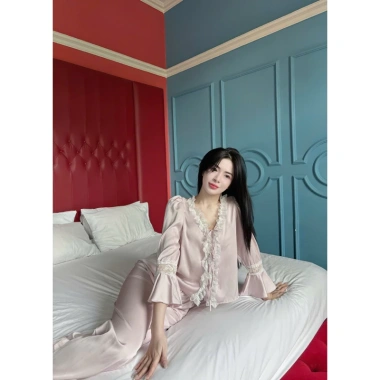 Set 4 món mặc nhà chất lụa phối ren đa kiểu ngắn dài, kèm mút - Giá chỉ 241k