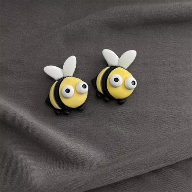 Set 5 Charm Ong Mật Hoạt Hình Handmade, Chậu Hoa Len Trang Trí Nội Thất Giá 30.000đ 5