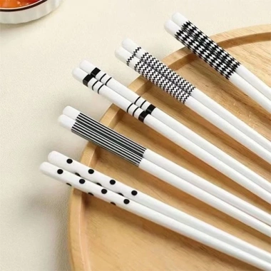 Set 5 Đôi Đũa Gốm Sứ Bát Tràng Chống Bong Chóc Ẩm Mốc Phong Cách Nhật Bản Sang Trọng