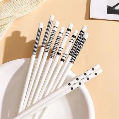 Set 5 Đôi Đũa Sứ Nhật Bản Cao Cấp - Sang Trọng, Không Bong Tróc, Chống Ẩm Mốc, Giá ưu đãi 59.000₫