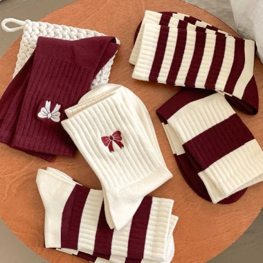 Set 5 Đôi Tất Vớ Dệt Kim Cổ Cao Kẻ Thêu Hình Tông Đỏ Vintage Hàn Quốc TA59 - Giá chỉ 50.000đ 2