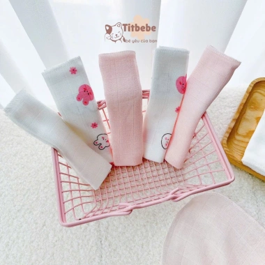 Set 5 Khăn TitBebe 100% Êm Mịn, Kháng Khuẩn, An Toàn, Thoáng Khí cho Bé Trai và Bé Gái - Giá ưu đãi 103.500 VND 8 Set 5 Khăn TitBebe 100% Êm Mịn, Kháng Khuẩn, An Toàn, Thoáng Khí cho Bé Trai và Bé Gái - Giá ưu đãi 103.500 VND 8