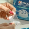 SET 7 GÓI Miếng dán trắng răng Crest 3D White - Răng trắng sáng, an toàn men răng, Chính Hãng 8