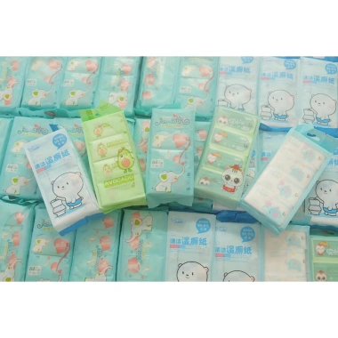 Set 8 gói khăn giấy ướt mini dễ thương, bỏ túi tiện lợi - Giá chỉ 22.900₫ (giảm từ 28.854₫)