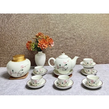 Set ấm chén vẽ tay Bát Tràng - Decor sang, giá rẻ 299k (giảm từ 367k)