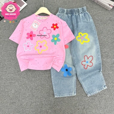 Set áo thun cotton hoa và quần jean bé gái 23-52kg, xinh xắn đi học, đi chơi - Giá 249.000₫ 6 Set áo thun cotton hoa và quần jean bé gái 23-52kg, xinh xắn đi học, đi chơi - Giá 249.000₫ 6