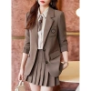 Set áo vest & váy xếp ly nữ nâu xuân - Hàn Âu sang trọng, giảm 23% chỉ 789.275₫