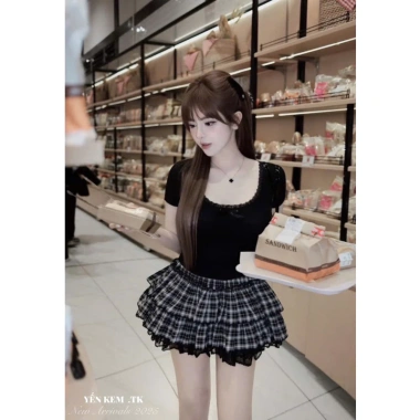 Sét áo xoè và chân váy ren xinh - Đồ đi làm và đi chơi sang chảnh, giảm giá 370k