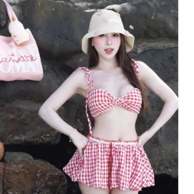 Set BIGSIZE 2 Món Váy Đi Biển Bikini Siêu Cưng Màu Đỏ Kẻ Carroo - Giá chỉ 169.000₫