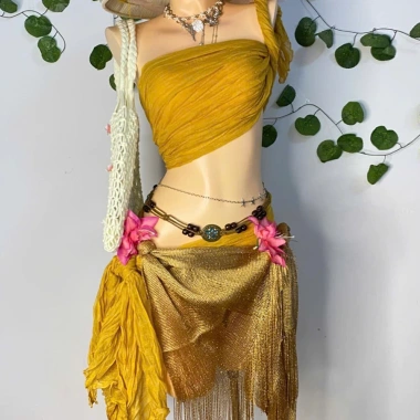 Set Bikini Boho Vàng – Khăn quấn, tặng dây chuyền vỏ sò, chip và 2 kẹp hoa