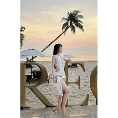Set bikini KAO trắng hở lưng sang chảnh – Giá chỉ 159.000đ, giảm từ 197.160đ 3