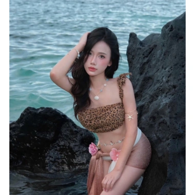 Set bikini khăn quấn nâu da beo tặng dây chuyền vỏ sò chip 2 kẹp hoa chỉ 269.000₫
