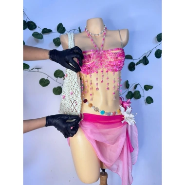 Set bikini nắng hồng, tặng dây chuyền vỏ sò và chip, 2 kẹp hoa - Giá chỉ 1,1 triệu