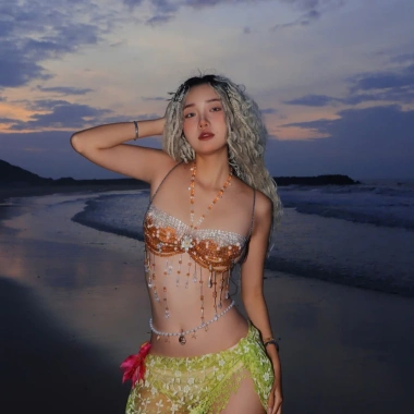 Set Bikini Ngọc Trai Hoàng Kim Tặng Dây Chuyền Vỏ Sò & 2 Kẹp Hoa Chip Giá 1.275.000₫