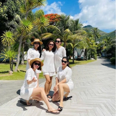 Set Bộ Đũi Trắng Đôi Gia Đình Team Building Du Lịch Biển Giá Ưu Đãi 200k 2 Set Bộ Đũi Trắng Đôi Gia Đình Team Building Du Lịch Biển Giá Ưu Đãi 200k 2