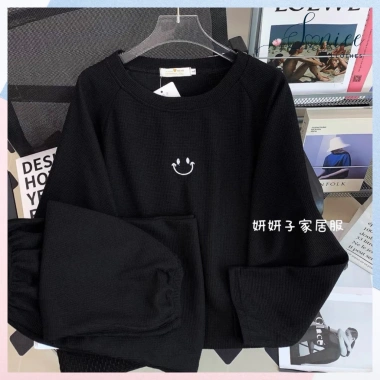 Sét bộ mặc nhà nữ thêu mặt cười áo nỉ dài tay quần jogger tổ ong xinh giảm 139k SanieeClothes