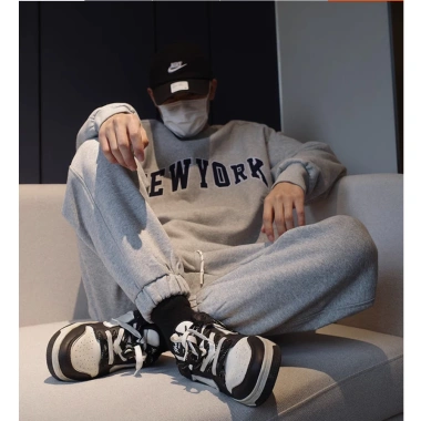 Set Bộ Nỉ Thể Thao NEWYORK Logo Nổi Fom Rộng – Dày Dặn, Mềm Mịn, Co Dãn, Giá 249k VND