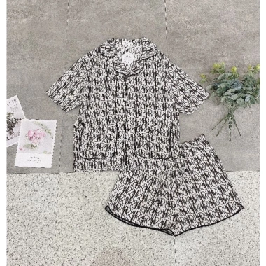 Set bộ pijama cộc viền bèo tay lỡ hàng - Thiết kế thời trang, mềm mại, giá 110.400đ