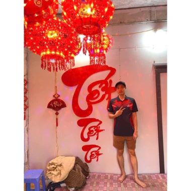 Set Chữ Tết Vải Nhung Đỏ 2.026 Size Lớn kèm Hoa Trang Trí, Combo Quạt Đỏ Dây Hạt Ngọc - Giá ưu đãi 42.000 VND 8 Set Chữ Tết Vải Nhung Đỏ 2.026 Size Lớn kèm Hoa Trang Trí, Combo Quạt Đỏ Dây Hạt Ngọc - Giá ưu đãi 42.000 VND 8