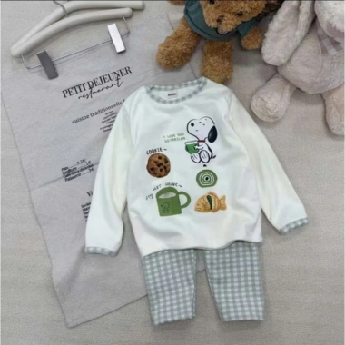 Set dài tay thu đông bé họa tiết siêu dễ thương, phối quần caro, size 7‑25kg Giá ưu đãi 136,300₫ 10