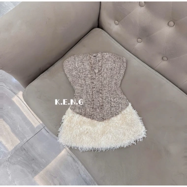 Set đầm dạ nữ sang chảnh đi chơi Tết mix váy lông, giá ưu đãi 390.370₫ 5