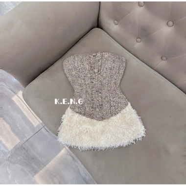 Set đầm dạ nữ sang chảnh đi chơi Tết mix váy lông, giá ưu đãi 390.370₫ 10
