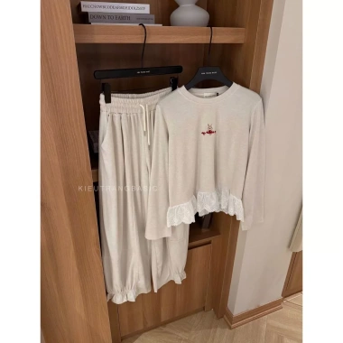 Set Đồ Nữ Áo Thun Dài tay Babydoll Viền Bèo + Quần Bo Chun Be Sáng Da - Giá 239k