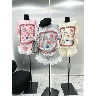 Set đồ nữ dễ thương áo phông rộng in hellokity, short phối ren 3 màu, ưu đãi 189k 7