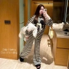 Set đồ nữ sang chảnh, đồ mặc nhà, bộ Mickey kẻ zip, quần xuông hot dh100 - 336.420₫