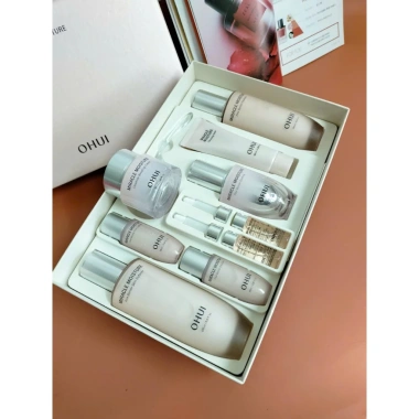 Sét Dưỡng Da Tổng Hợp Ohui Hồng - Da Trắng Sáng, Đều Màu, Giá 1.49 Triệu
