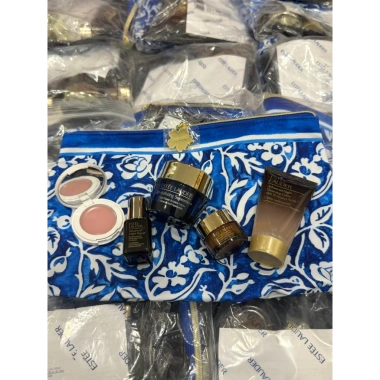 Set Dưỡng Da Túi Hoa Xanh Nắng Skincare Ét tee 6 món - Giá chỉ 861.000đ - Dưỡng ẩm, sáng da, giảm 20%
