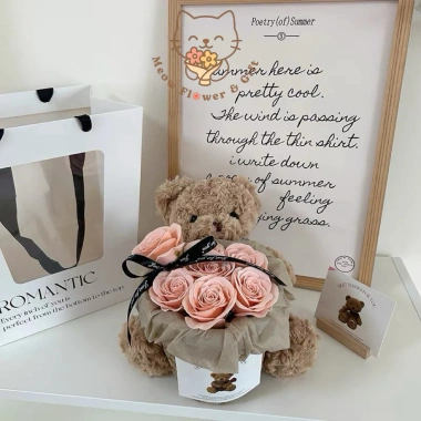 Set gấu teddy ôm rổ hoa sáp kèm túi, đèn, thiệp - Quà Valentine, 8/3, sinh nhật, tốt nghiệp - Giá chỉ 550.000₫ 4