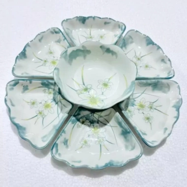 Set hoa mai sứ họa tiết thủy tiên xanh 45cm - Bộ bát đĩa hoa mặt trời thờ cúng, giảm còn 350.000 VND